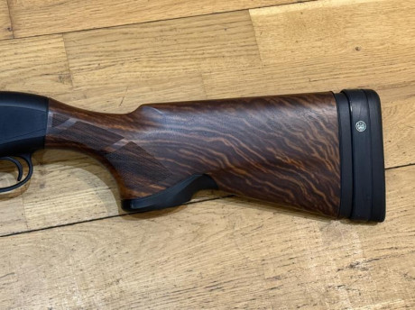 Hola, vendo esta preciosa escopeta válida tanto para caza como para tiro deportivo de 76 cm de cañón. 21