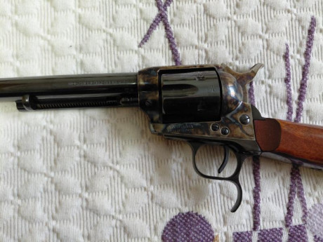 Un amigo vende carabina revolver ( replica de Uberti)
Calibre 45 long colt, cañon de 12" muy cuidada.
Guiada 00