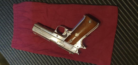 LLAMA del calibre 9mm tipo 1911, cañon de 13cm, distancia entre miras 16cm. Guiada en F. Precio 595€ envío 00