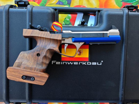 Buenas tardes compañeros. Vendo una Feinwerkbau AW93 ligt , con dos dueños , la mujer de un conocido que 40
