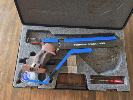 Pongo en venta pistola Feinwerkbau 103 SSP, esta en perfecto estado y funciona a la perfección, la vendo 02
