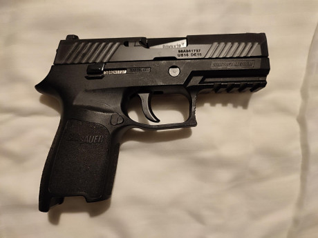 SE VENDE PISTOLA SIG SAUER, MODELO P320, CON CAJA DE TRANSPORTE, FUNDA Y 3 CARGADORES.
SE PONE EN VENTA 01