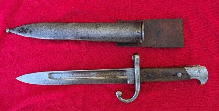 Cuchillo-bayoneta modelo 1897 para uso con el rifle Remington No. 5 Rolling Block de 7 mm.  producida 00