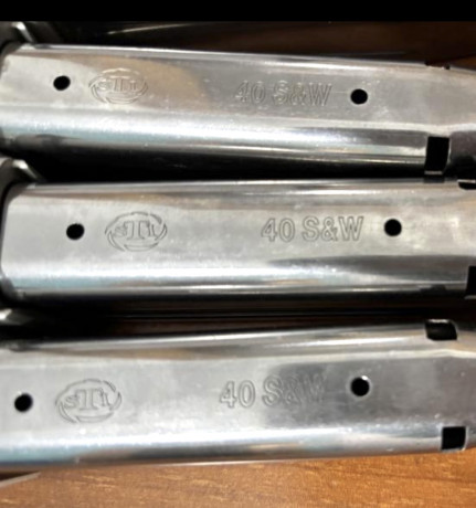 Se ofrece magnífica pistola STI Apeiro cal.40SW  .
* Cañón Schuemann de  tipo Islam rampado de 5” pesado. 20