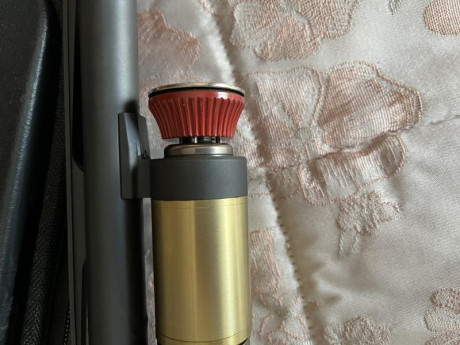 Buenas tardes. Por herencia dispongo de una Fabarm L4S, la cual desconozco como se suelta el cañón. He 00