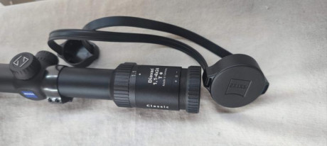 Impecable visor de montería ZEISS DIAVARI 1.1x4x24 con bases APEL originales. 
Se envía en funda de piel 01