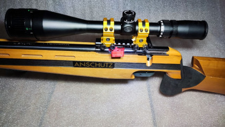 Buenos Días.

Se vende carabina de competición calibre  .22 LR Anschutz 1903 Match 64  .

Rifle de reconocido 01