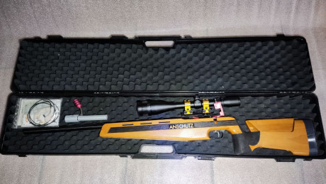 Buenos Días.

Se vende carabina de competición calibre  .22 LR Anschutz 1903 Match 64  .

Rifle de reconocido 00