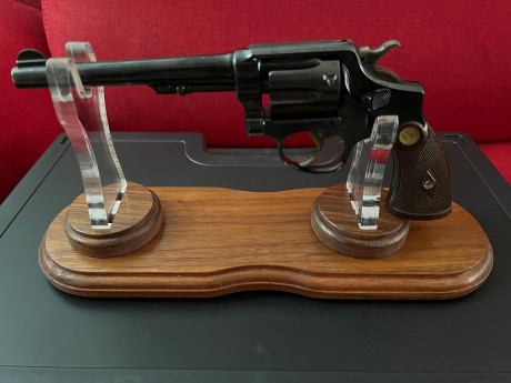 *SE VENDE:* 

 *Revolver SMITH & WESSON modelo de 1915* , cañón de 6" y calibre 38 special.

 10