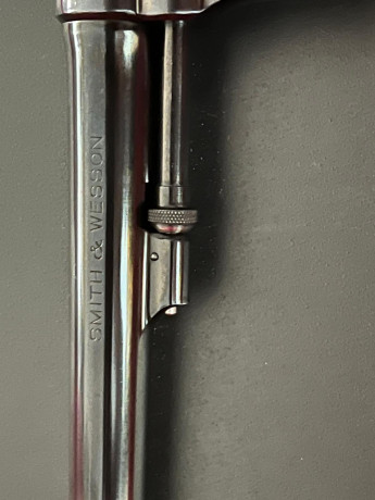 *SE VENDE:* 

 *Revolver SMITH & WESSON modelo de 1915* , cañón de 6" y calibre 38 special.

 20