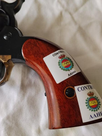 Se vende un Uberti Conversion 
Calibre 45 Long Colt. Cuartucho metálico 
Para competir en modalidad Piñal 00