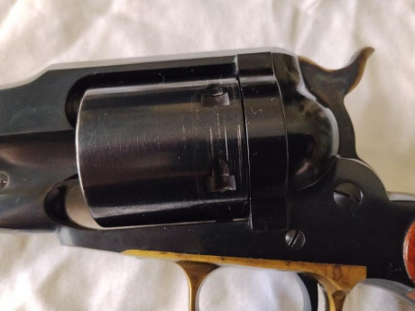 Se vende un Uberti Conversion 
Calibre 45 Long Colt. Cuartucho metálico 
Para competir en modalidad Piñal 12