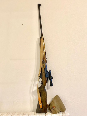 Hola, como tenia que buscar una mira telescopica para vender he tenido que sacar algunos rifles que molestaban! 100