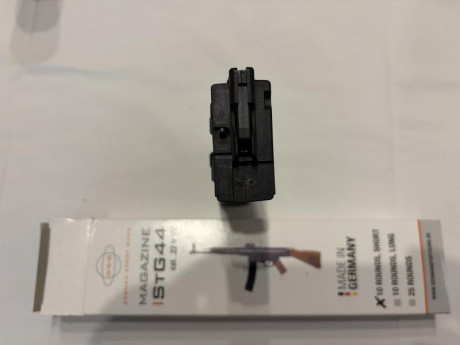 Se vende este cargador a estrenar que su principal utilidad es utilizar saco o trípode con el GSG STG44 02