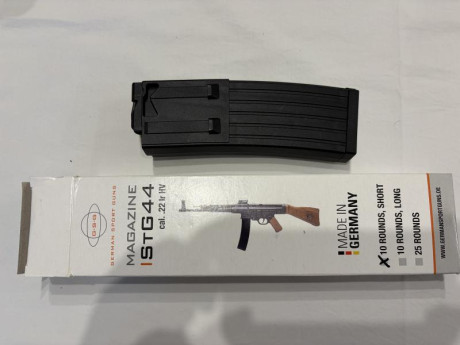 Se vende este cargador a estrenar que su principal utilidad es utilizar saco o trípode con el GSG STG44 01