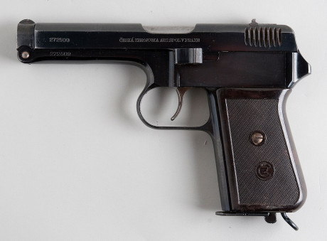 Se vende esta funda de 1940 para CZ38 (denominación alemana P39t, incluyo descripción y foto) que es muy 10