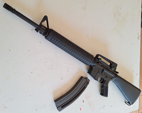 Carabina Colt M16 en calibre .22 LR. Carabina semiautomática fabricada en Alemania por la casa Walther 01