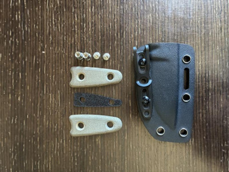 En venta este Izula acabado black oxide, totalmente nuevo con caja y accesorios originales.
Como extras 12