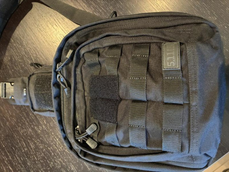 A la venta mochila bandolera 5.11 Rush MOAB 6.
11litros de capacidad en color negro.
En pefectísimo estado, 02