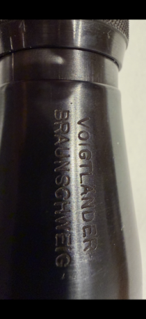 Se vende este visor Voigtländer Skopar F x4 aumentos y tubo de 26mm. 
Estos visores fueron fabricados 12