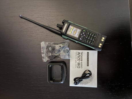 Pongo a la venta este walkie digital/analógico. Sin ningún uso.
Fué un regalo pero no tengo ni idea de 00