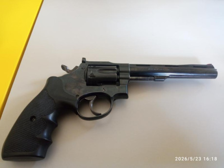 REVOLVER LLAMA CALIBRE 22LR DE 6" GUIADO CON F POCO USADO,  MUY CUIDADO.
PRECIO 140 €.  GASTOS DE 00