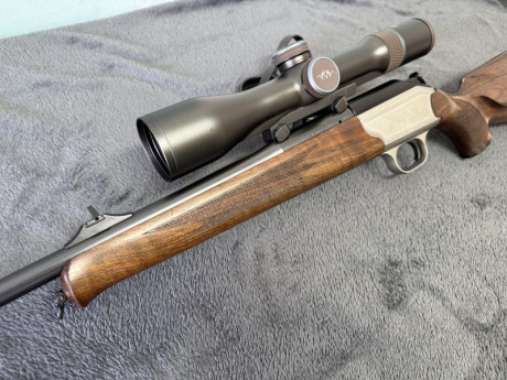 pongo a la venta estupendo Blaser R93 en calibre 7 mm Remington Magno. El rifle está en un estado impecable. 11