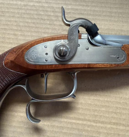 Buenos días
En venta pistola Le PAGE de Pedersoli. 
Cal .44
En muy buen estado de conservación.
Incluyó 10