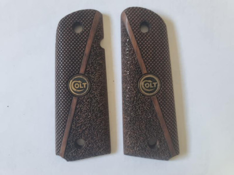 VENDIDO vende cachas de madera para pistola COLT 1911 nueva. Precio 35 euros. 01