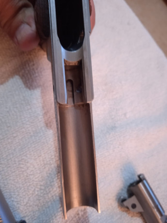 Vendo pistola Remington 1911 R  1S. Calibre 45 ACP.
Se encuentra practicamente nueva, ya que tengo 69 02