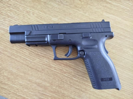 Como pone el titulo vendo pistola HS-9 Tactical del 9mm con 4 cargadores metálicos . Caja del propio arma 00