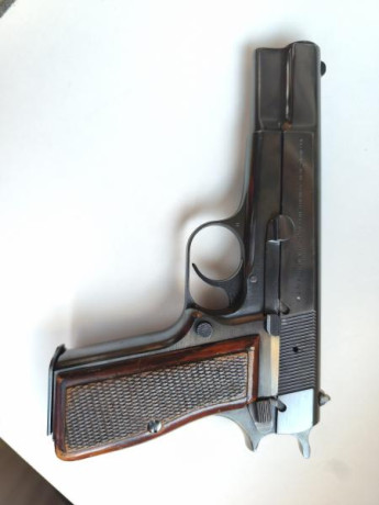 En venta;
FN Browning HP 35-1983 (PX)
Se ha usado en tiradas de pistola histórico militar
El arma está 00