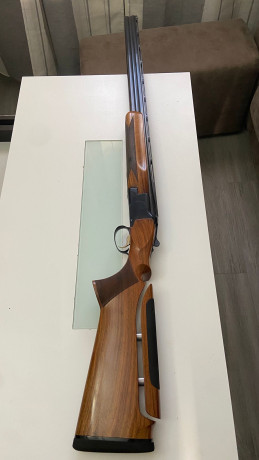 FN Browning con culata de Batano. Tres cantoneras.
76 cm de cañón, 2-1 estrellas, ánimas 18.5.
Banda de 00