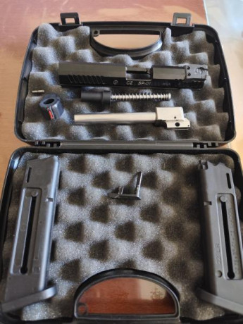 Se venden por no usar 
La CZ SP01 está a mitad de su vida, según revisión en la armería.
Se vende con 00
