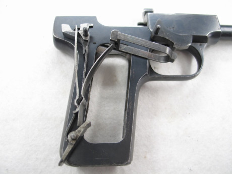  Buenas tardes.
Tengo un problema con la pistola que heredé de mi padre y tengo guiada en F. Al primer 20