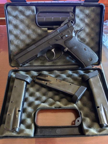 Se venden por no usar 
La CZ SP01 está a mitad de su vida, según revisión en la armería.
Se vende con 02