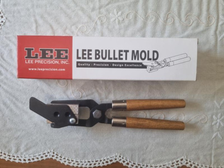 Vendida. Se vende molde LEE 9 MM nuevo. Precio 40 rebajado a 30 euros. 01