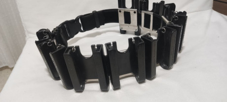 Pongo a la venta cinturón con portacarcuchos del calibre 12 de la prestigiosa marca CALIFORNIA COMPETITION 00