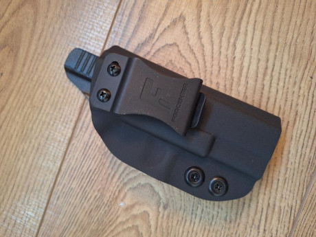 *SE VENDE:* 

Funda interior de Kydex para pistola GLOCK 17.

NUEVA sin uso

 *Precio: 30€* + envio (Barcelona)

Contacto: 00