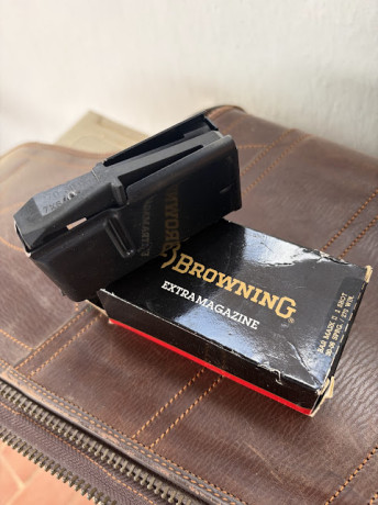 Impecable Browning Bar 2 calibre 30 06 y monturas originales Apel. 
Dos cargadores extra a estrenar. 
Funda 02