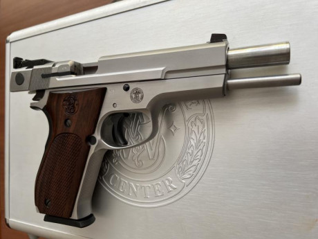 Vendo Smith Wesson 952 9mm del Performance Center. Comprada nueva por mi, tiene unos 1500 tiros de municion 10