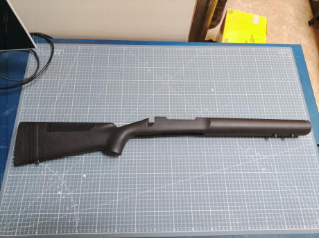 En perfecto estado. Marca HS Precision, culata americana del Remington 700 Police de material técnico 02