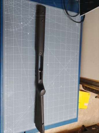 En perfecto estado. Marca HS Precision, culata americana del Remington 700 Police de material técnico 10