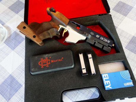 Se vende pistola Morini CM22 RF ALU
Único propietario, muy poco uso, como se pueden apreciar en las fotos,
Modelo 10