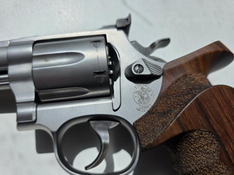 Hola.
Mi compañero vende esta maravilla de revolver.
Marca SMITH & WESSON
Modelo 686 TARGET CHAMPION
Calibre 00