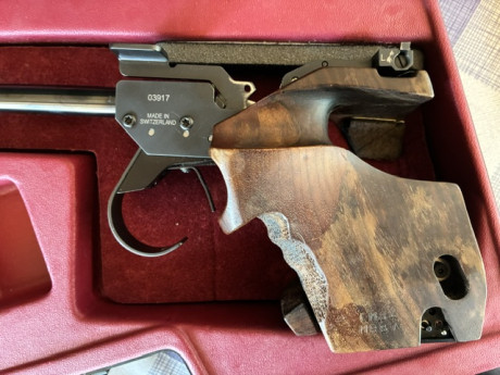 Vendo Morini CM 84 E, para la modalidad de libre.

Poquísimo uso, dado que he estado principalmente de 12