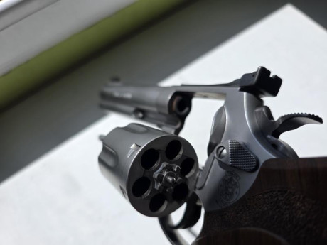 Hola.
Mi compañero vende esta maravilla de revolver.
Marca SMITH & WESSON
Modelo 686 TARGET CHAMPION
Calibre 20