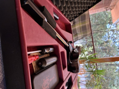 Vendo Morini CM 84 E, para la modalidad de libre.

Poquísimo uso, dado que he estado principalmente de 10