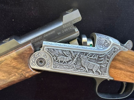 RIFLE BLASER K95 MONOTIRO
STUTZEN LUXUS
MALETÍN ORIGINAL
CORREA PORTAFUSIL
CAL 308 WIN
Cañón Octogonal
Maderas 01