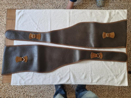 Se vende 2 fundas de rifle sin visor de 1 M. de largo prácticamente nuevas. Precio 25 euros. Tlf.607609326 00
